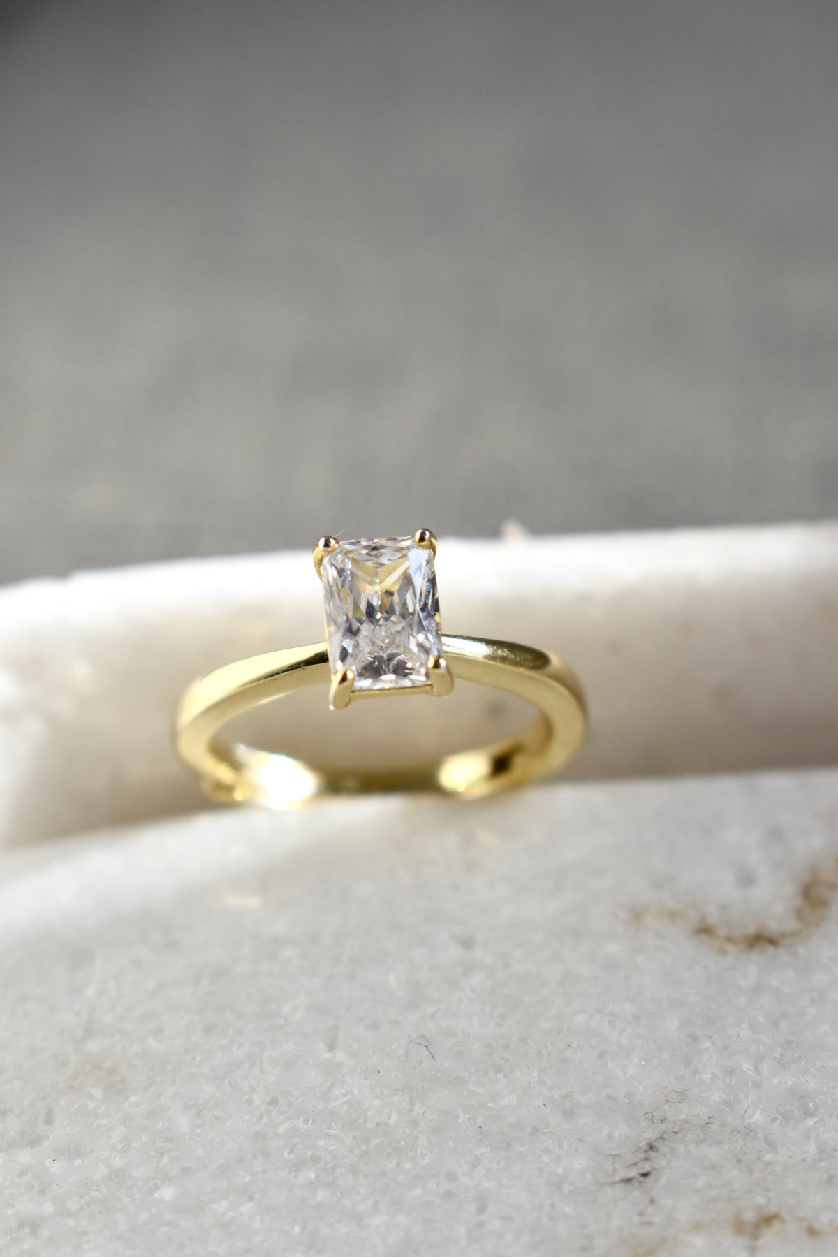 Anello solitario baguette mini