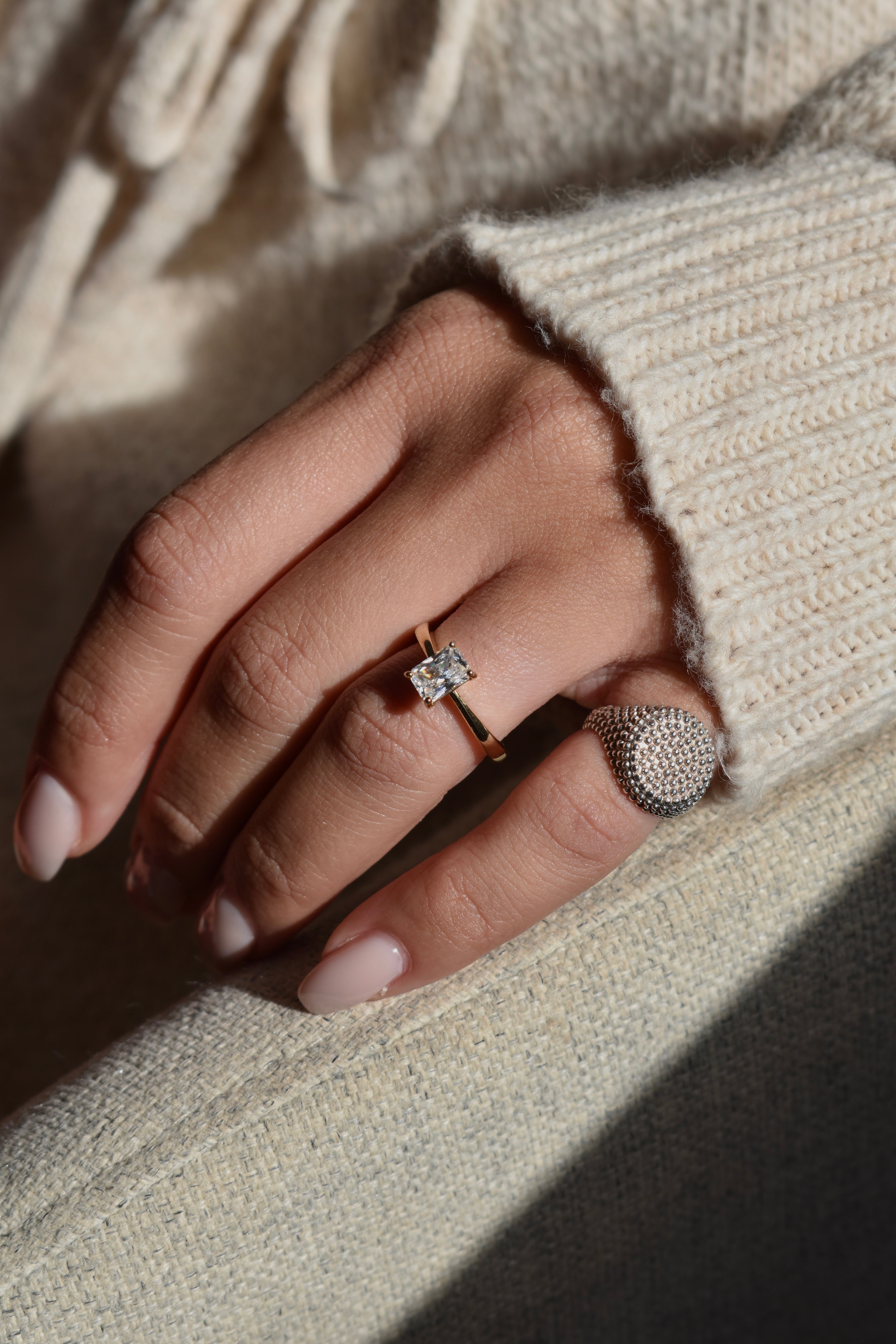 Anello solitario baguette mini