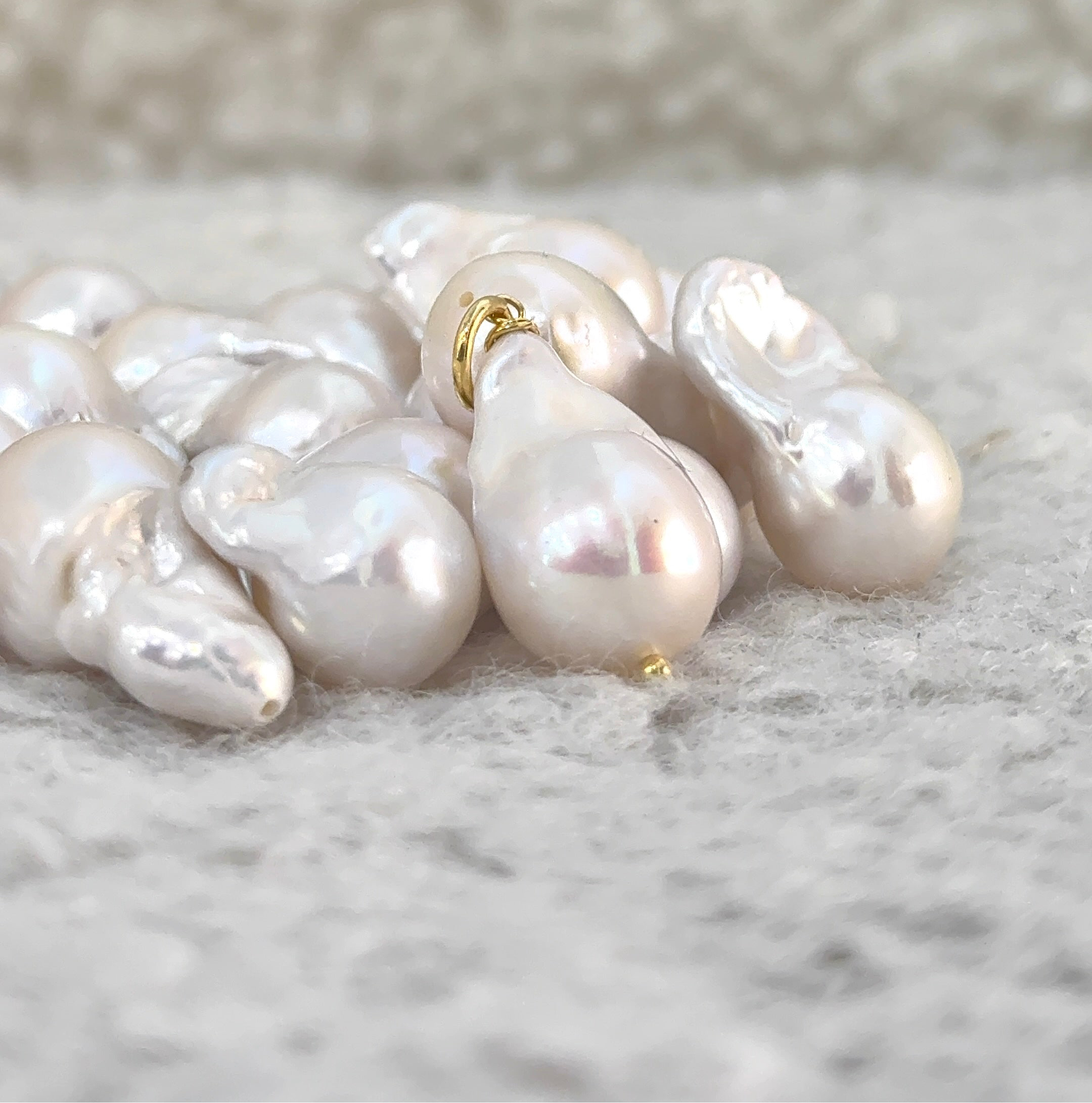Charm perla Scaramazza