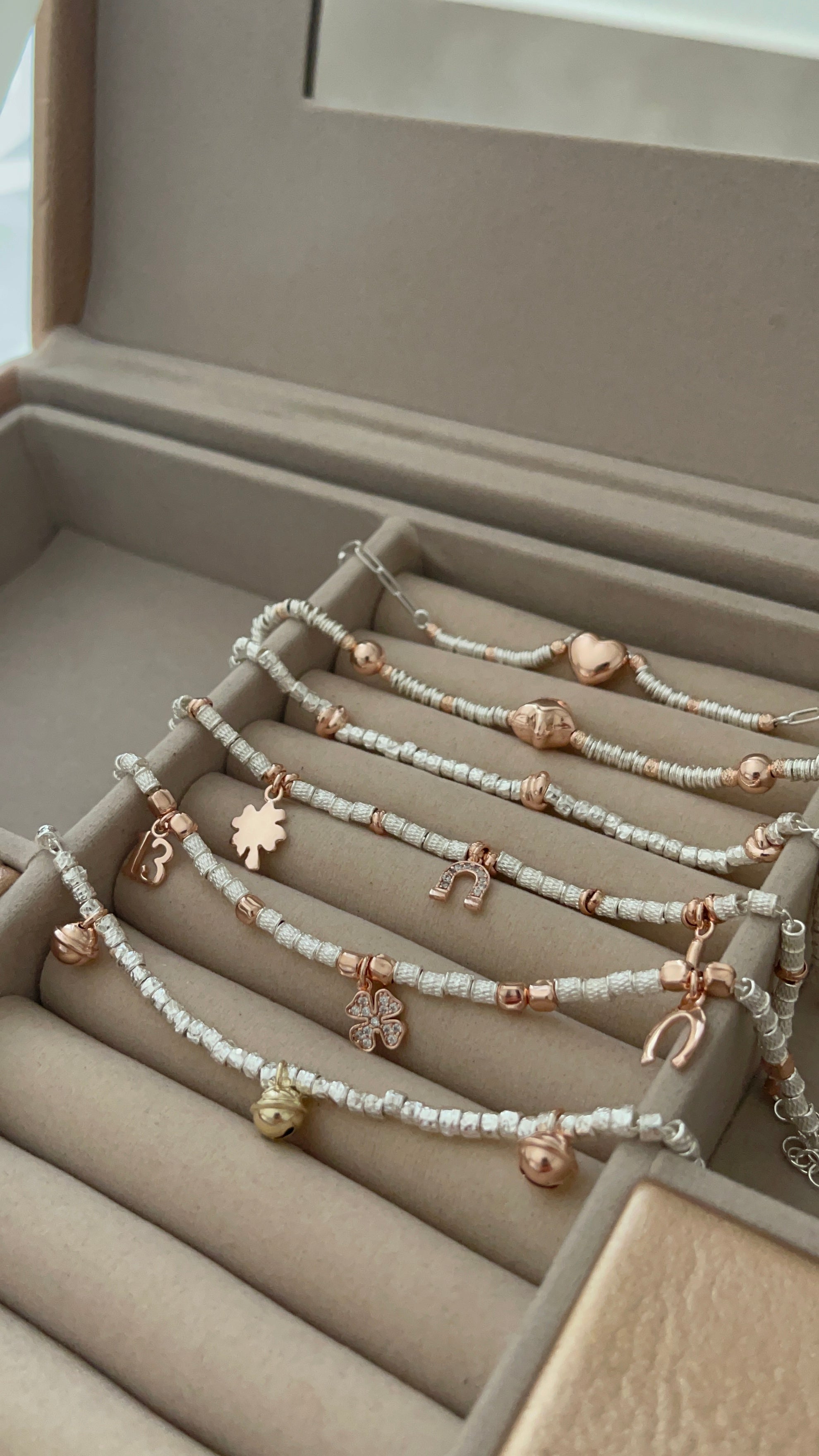 Bracciali in argento particolari e con charms