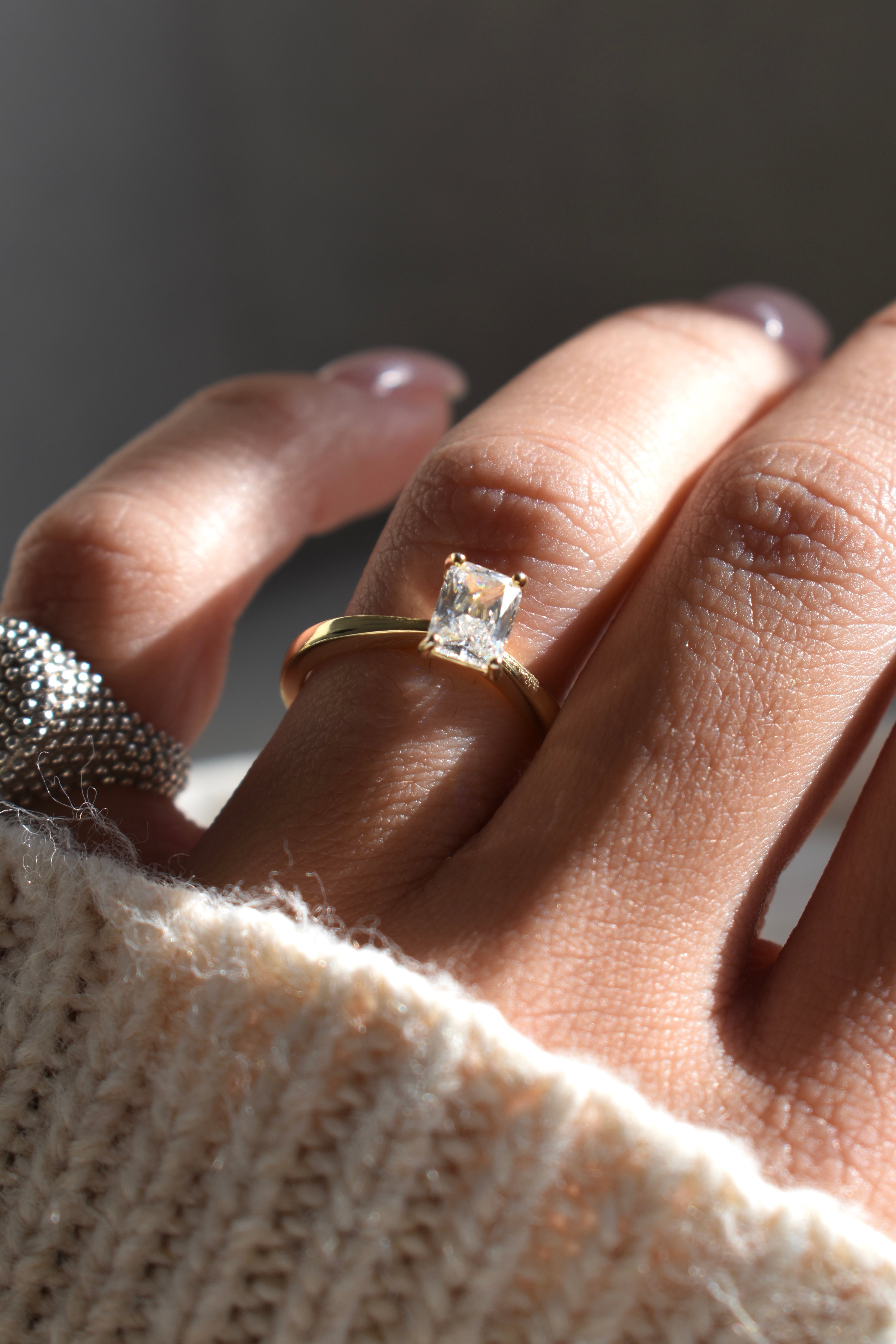 Anello solitario baguette mini