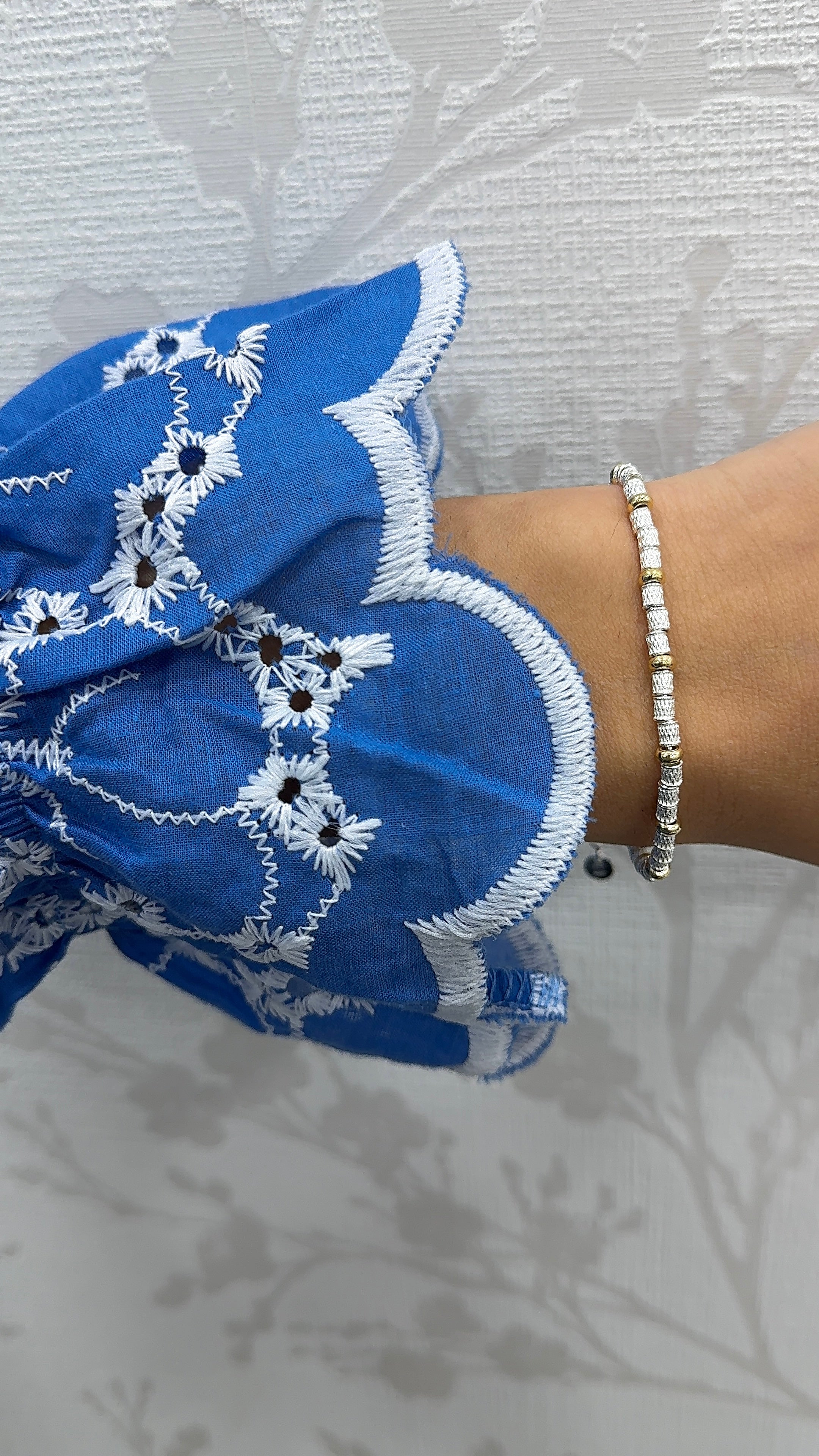 Bracciale sassolini diamantati e rondelline gold