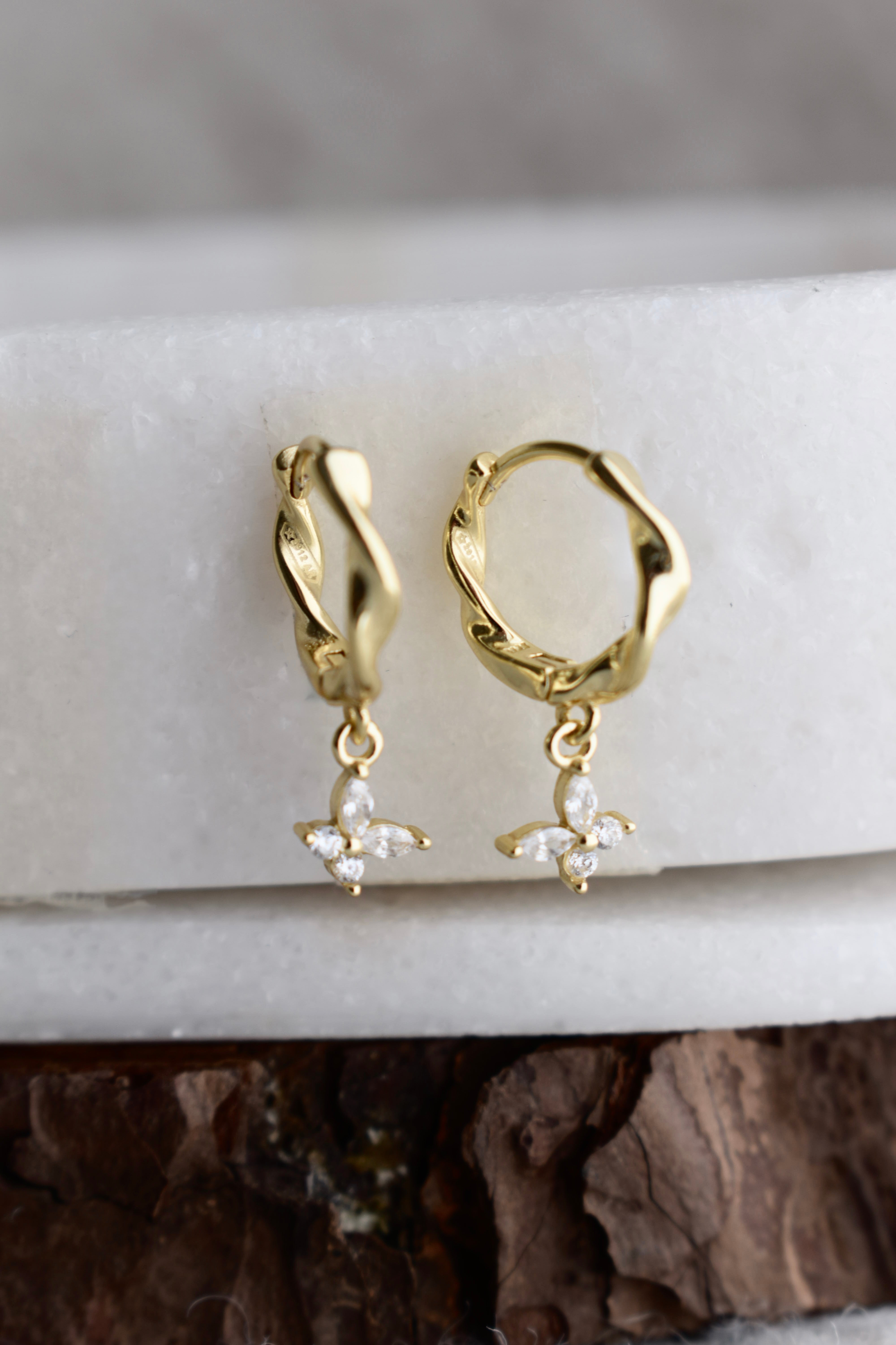 Hoops torchon charm farfalla