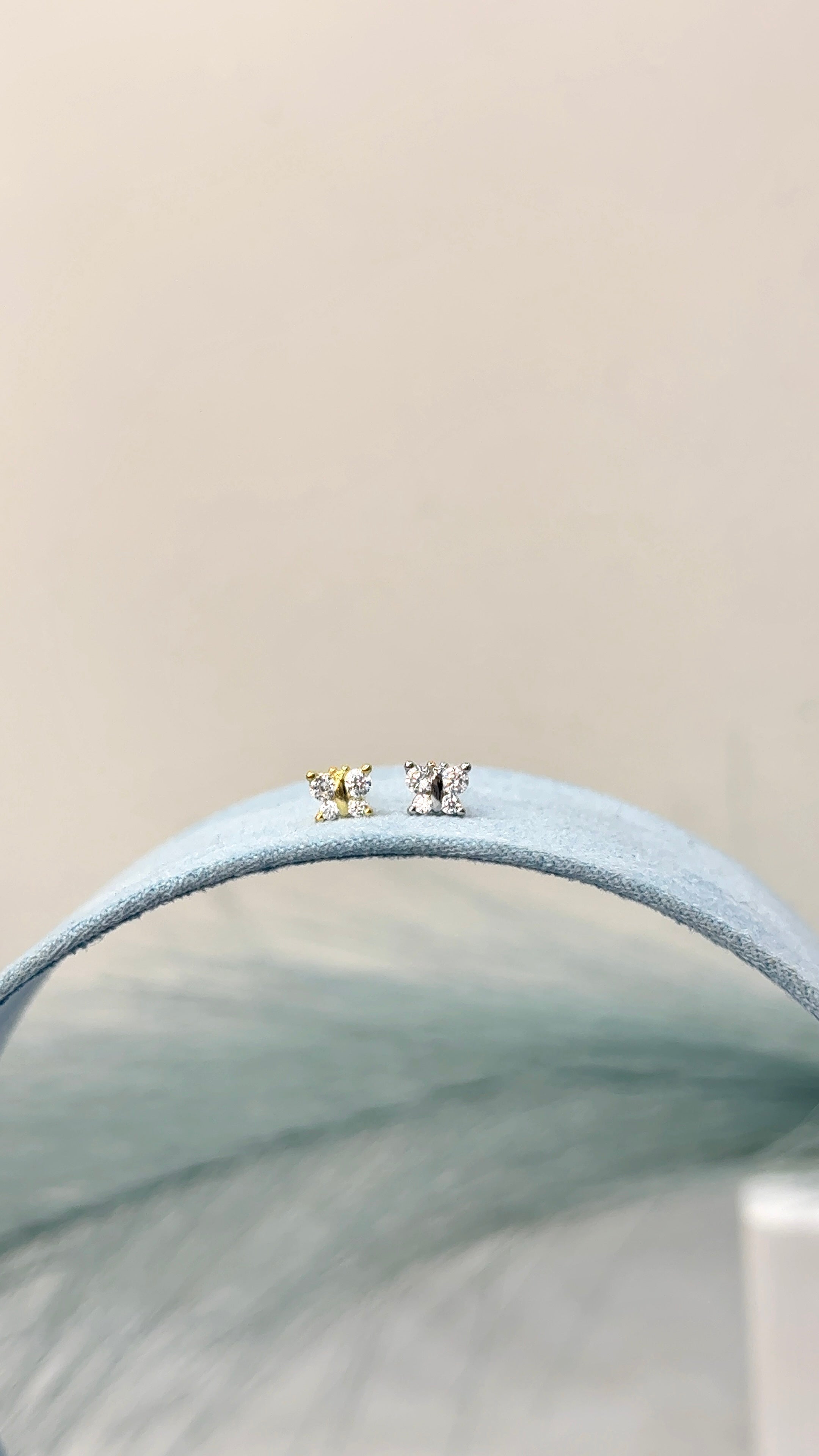 Orecchino Micro Farfallina
