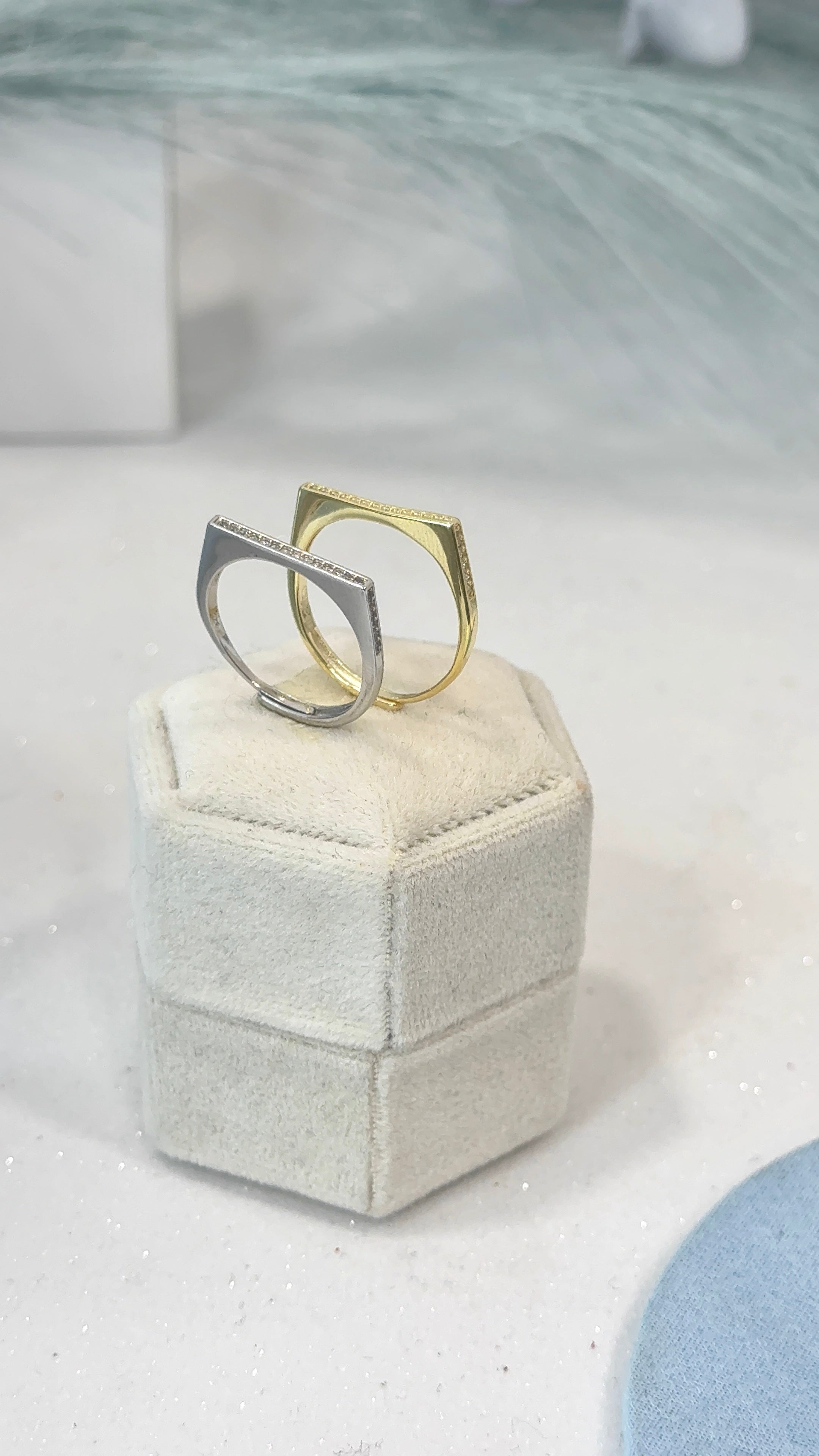 Anello square sottile