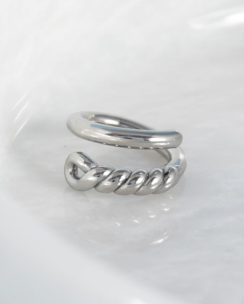 Anello intreccio