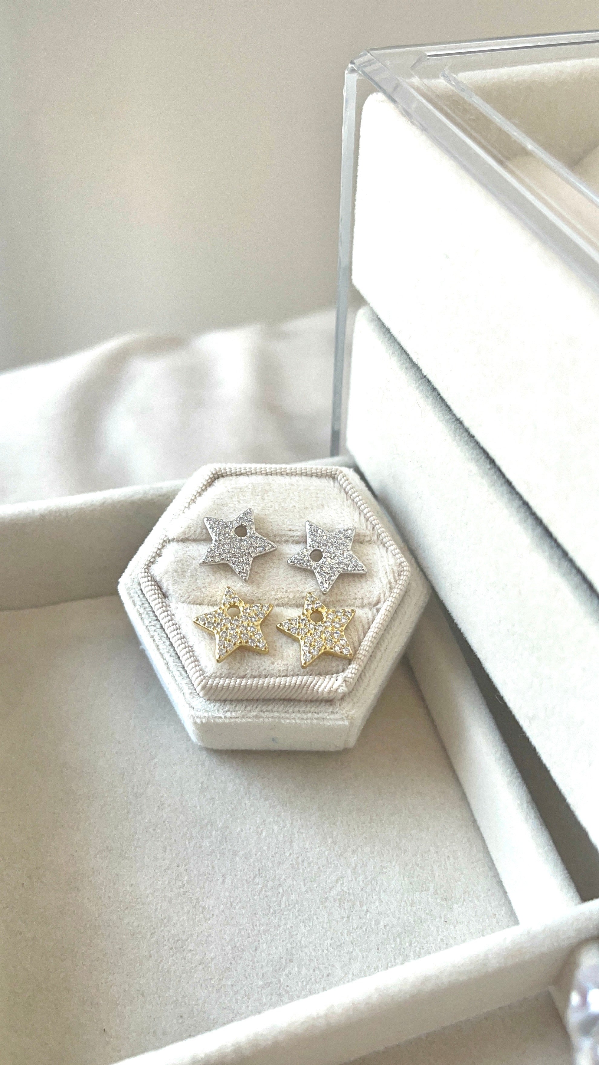 Charm star ⭐️